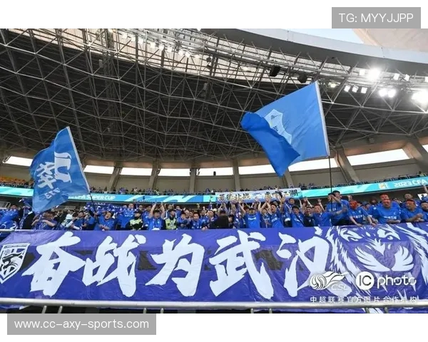 武汉三镇巅峰对决再燃江城绿茵荣耀之战谁能称霸中超赛场 武汉三镇巅峰对决再燃江城绿茵荣耀之战谁能称霸中超赛场